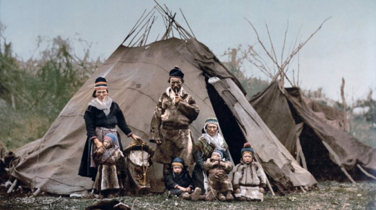 Saami Family in Laponia (WikipediaCommons)