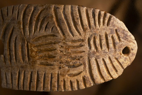 11.10 Finely carved “diadems”