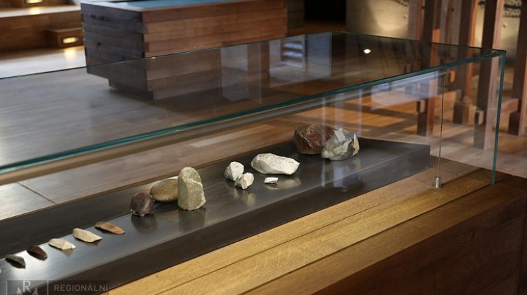 8.2 Knapped stone industry – retouched tools